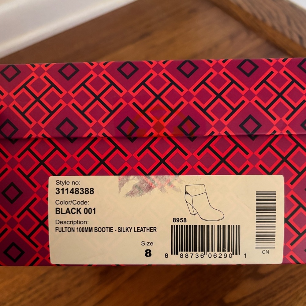 Tory Burch Fulton Stacked Heel Ankle Bootie Boots Size 8 with Box and Dustbag - Picture 6 of 7
